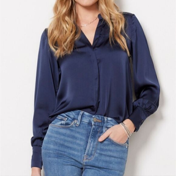 NWT Evereve Quinn Satin V Neck LS Blouse Size Medium Blue - Picture 1 of 7